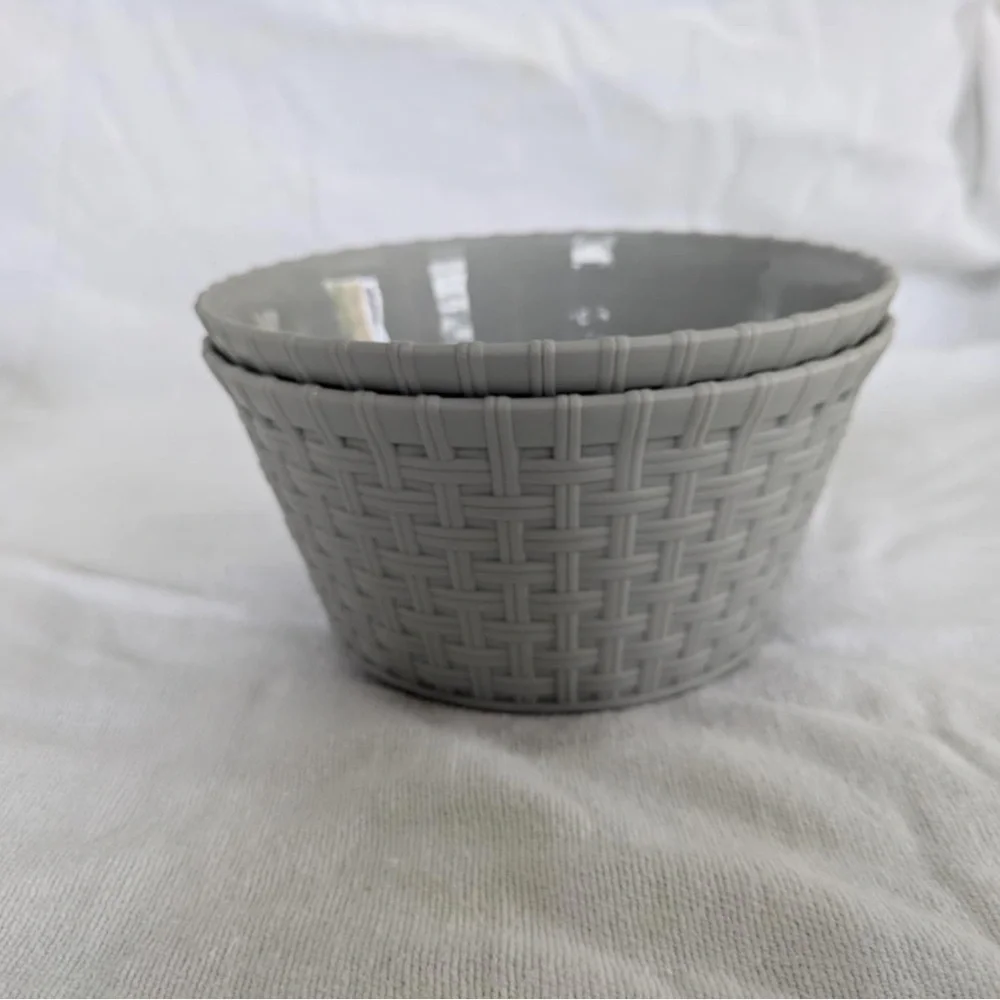 2pk 37oz Plastic Woven Baskets Gray - Bullseye's Playground NWT